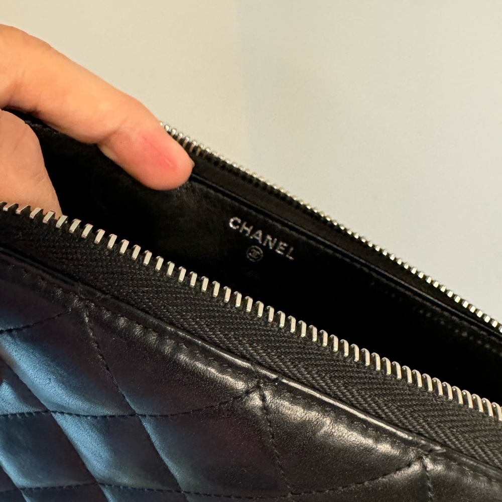 CHANEL Black Quilted Long Zippy Wallet - Picture 9 of 10